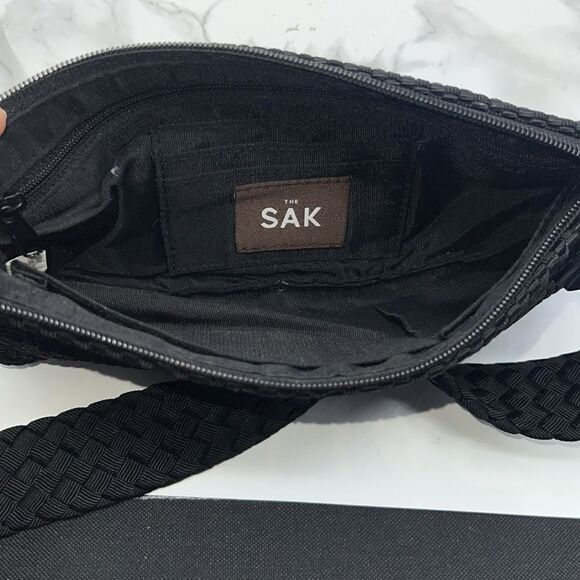 THE SAK Black Woven Knit Convertible Clutch Wristlet Small Bag - Picture 4 of 8